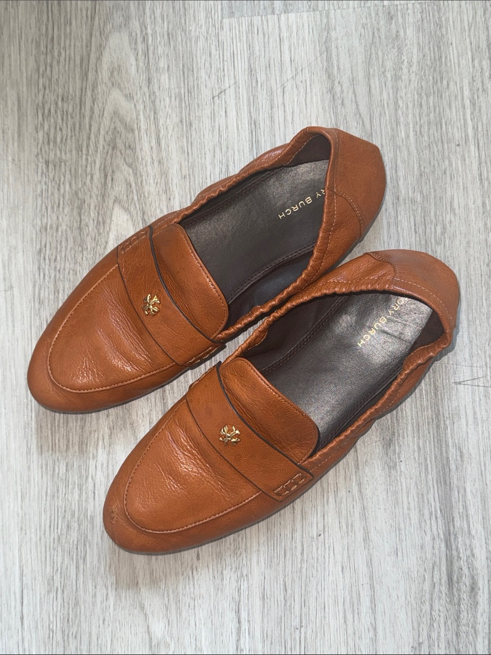 Tory Burch Cognac Leather Women's Penny Loafers with Gold Logo - Picture 1 of 2